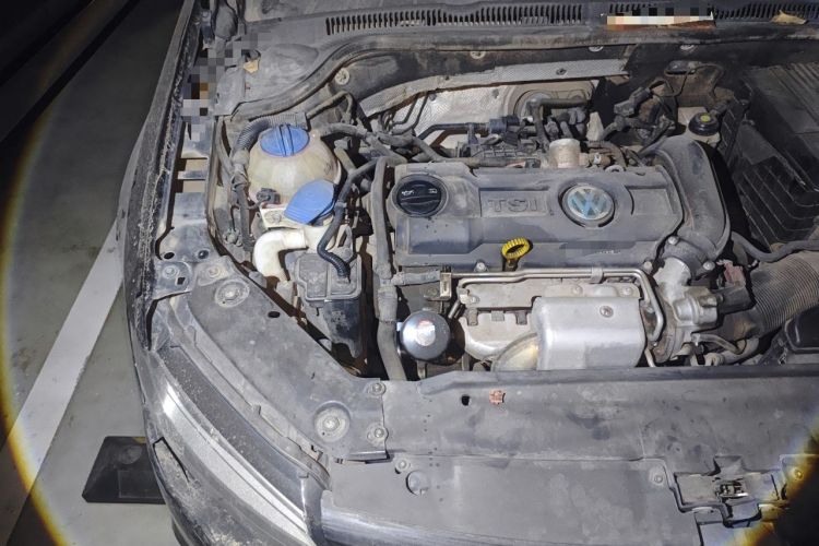 Used Volkswagen Sagitar 2012 1.4TSI Automatic Fashion Edition Engine Bay Right