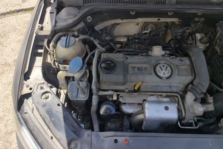 Used Volkswagen Sagitar 2012 1.4TSI Automatic Luxury Edition Engine Bay Right