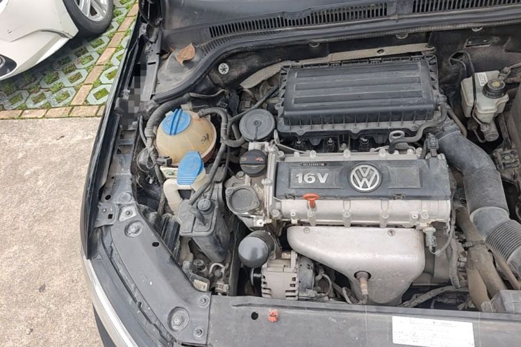 Used Volkswagen Sagitar 2012 1.6L Manual Comfort Model Engine Bay Right