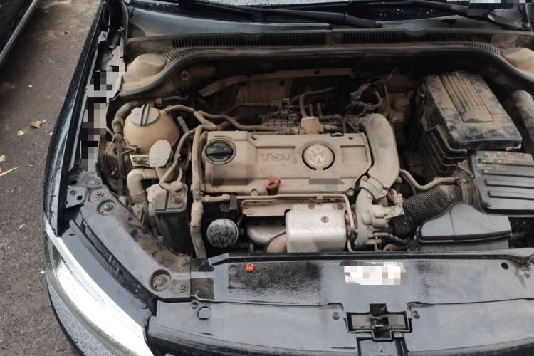 Used Volkswagen Sagitar 2012 1.4TSI Automatic Luxury Edition Engine Bay Right