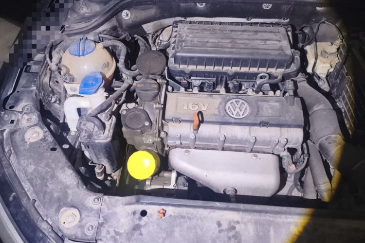 Used Volkswagen Sagitar 2012 1.6L Automatic Fashion Edition Engine Bay Right