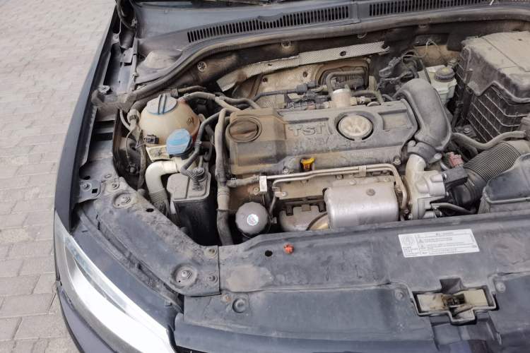 Used Volkswagen Sagitar 2012 1.4TSI Automatic Luxury Edition Engine Bay Right