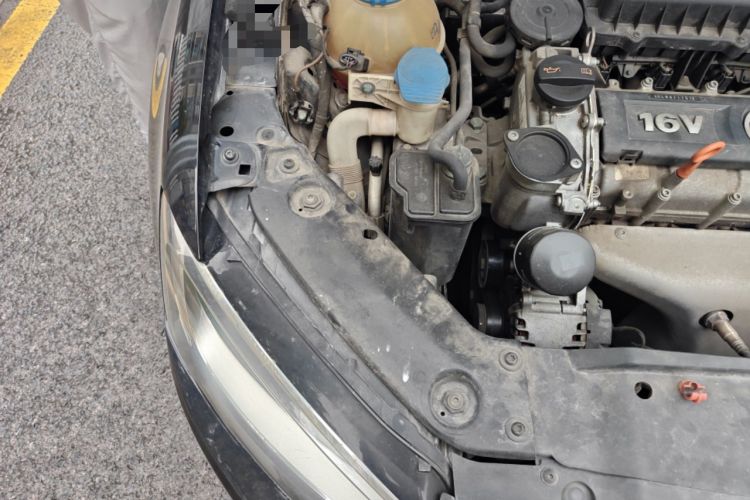 Used Volkswagen Sagitar 2012 1.6L Manual Comfort Model Engine Bay Right