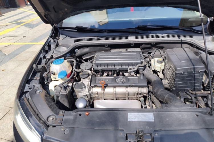 Used Volkswagen Sagitar 2012 1.6L Automatic Comfort Edition Engine Bay Right