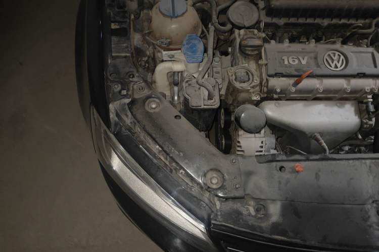 Used Volkswagen Sagitar 2012 1.6L Manual Comfort Model Engine Bay Right