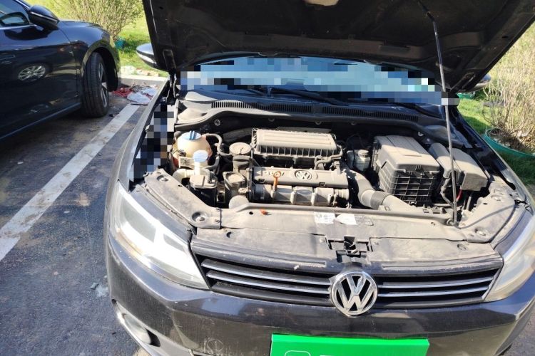 Used Volkswagen Sagitar 2012 1.6L Automatic Comfort Edition Engine Bay Right