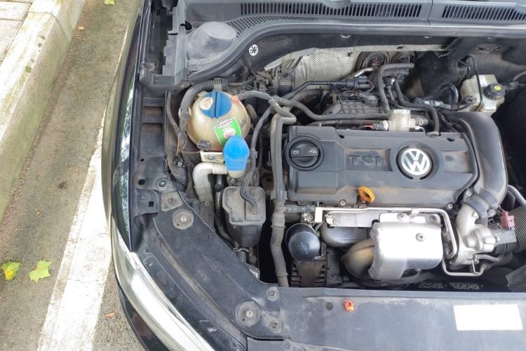 Used Volkswagen Sagitar 2012 1.4TSI Manual Luxury Model Engine Bay Right