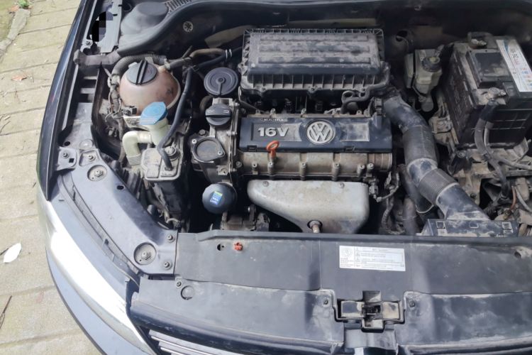 Used Volkswagen Sagitar 2012 1.6L Manual Comfort Model Engine Bay Right
