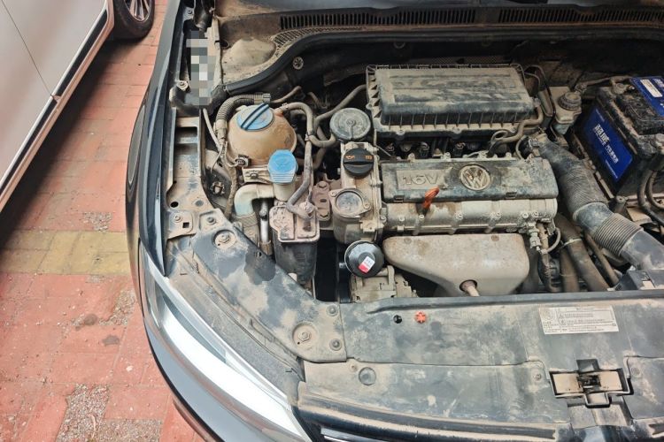 Used Volkswagen Sagitar 2012 1.6L Manual Comfort Model Engine Bay Right