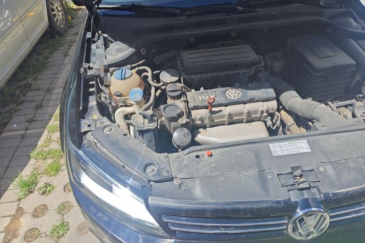 Used Volkswagen Sagitar 2012 1.6L Automatic Comfort Edition Engine Bay Right