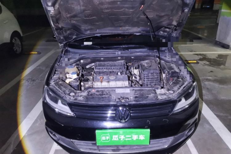 Used Volkswagen Sagitar 2012 1.6L Automatic Comfort Edition Engine Bay