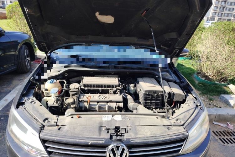 Used Volkswagen Sagitar 2012 1.6L Automatic Comfort Edition Engine Bay