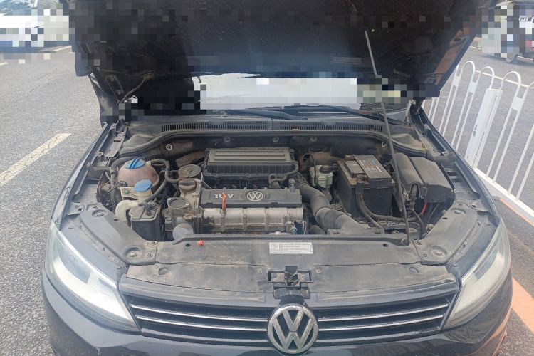 Used Volkswagen Sagitar 2012 1.6L Manual Comfort Model Engine Bay