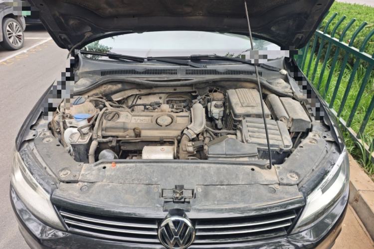 Used Volkswagen Sagitar 2012 1.4TSI Automatic Luxury Edition Engine Bay