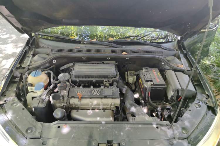 Used Volkswagen Sagitar 2012 1.6L Manual Comfort Model Engine Bay