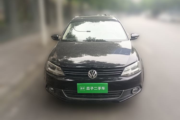 Used Volkswagen Sagitar 2012 1.6L Manual Comfort Model Front