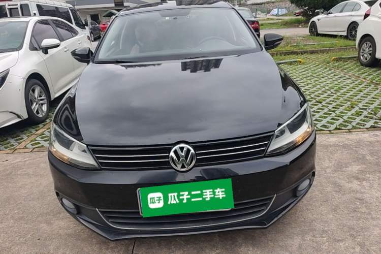 Used Volkswagen Sagitar 2012 1.6L Manual Comfort Model Front