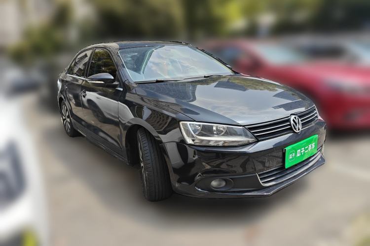 Used Volkswagen Sagitar 2012 1.8TSI Automatic Flagship Edition Front Right 45 Deg
