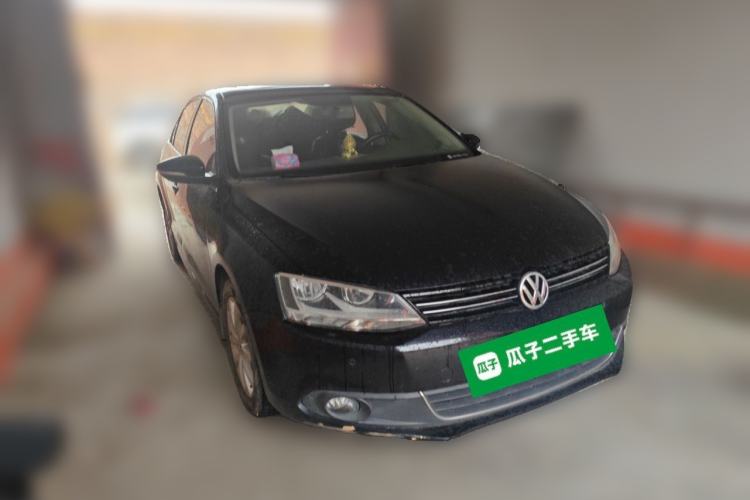 Used Volkswagen Sagitar 2012 1.4TSI Manual Luxury Model Front Right 45 Deg