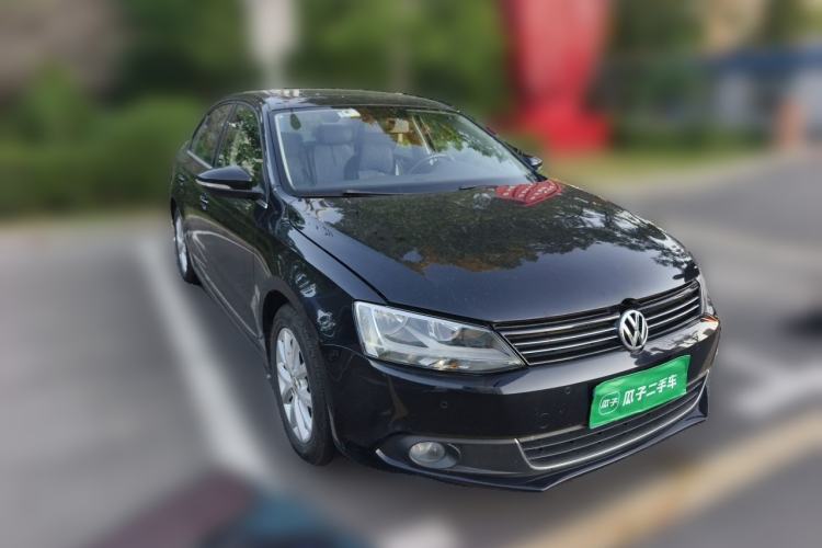 Used Volkswagen Sagitar 2012 1.4TSI Manual Luxury Model Front Right 45 Deg
