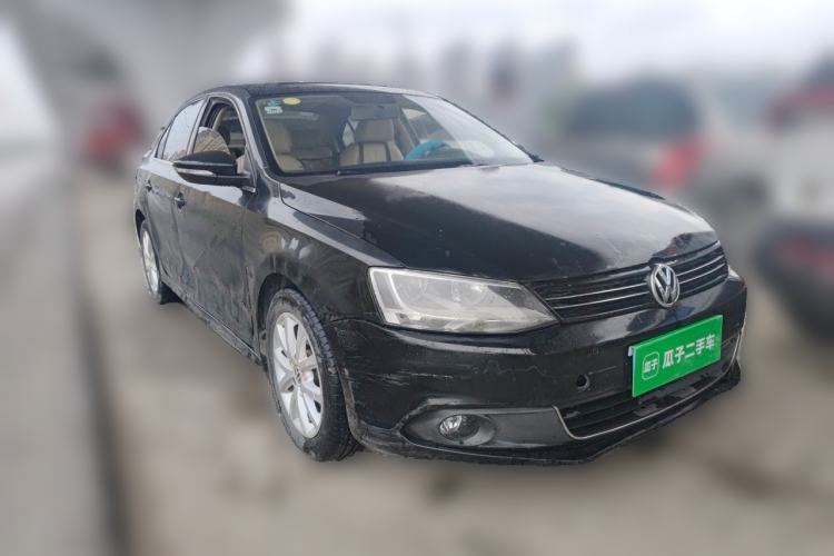 Used Volkswagen Sagitar 2012 1.4TSI Manual Luxury Model Front Right 45 Deg