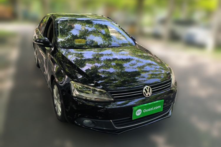Used Volkswagen Sagitar 2012 1.4TSI Manual Luxury Model Front Right 45 Deg