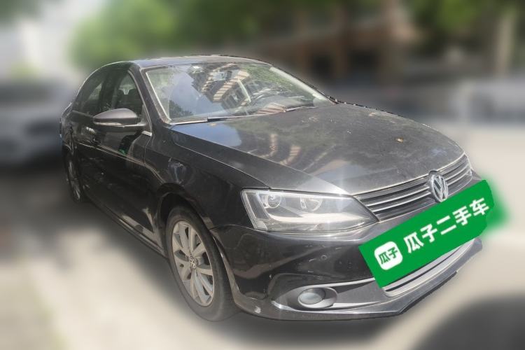 Used Volkswagen Sagitar 2012 1.4TSI Manual Luxury Model Front Right 45 Deg