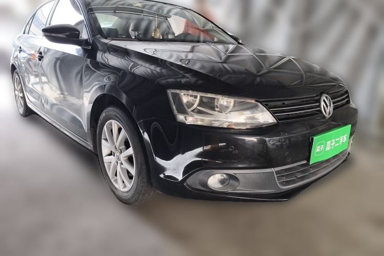 Used Volkswagen Sagitar 2012 1.4TSI Manual Luxury Model Front Right 45 Deg