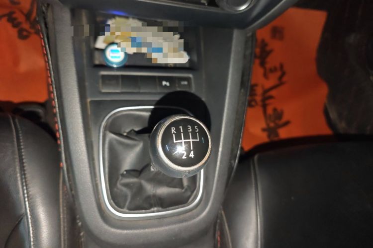 Used Volkswagen Sagitar 2012 1.4TSI Manual Luxury Model Gear Lever