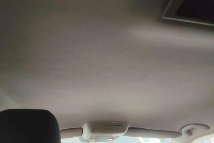 Used Volkswagen Sagitar 2012 1.6L Automatic Fashion Edition Headliner