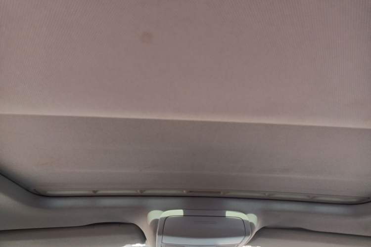 Used Volkswagen Sagitar 2012 1.6L Manual Comfort Model Headliner