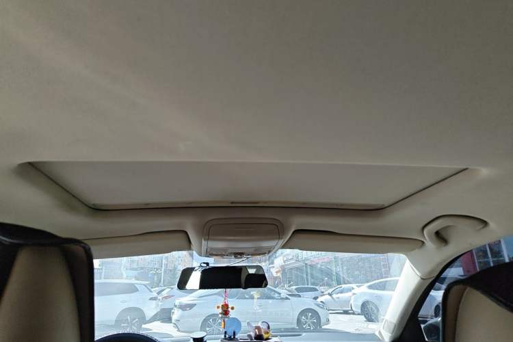 Used Volkswagen Sagitar 2012 1.6L Automatic Comfort Edition Headliner