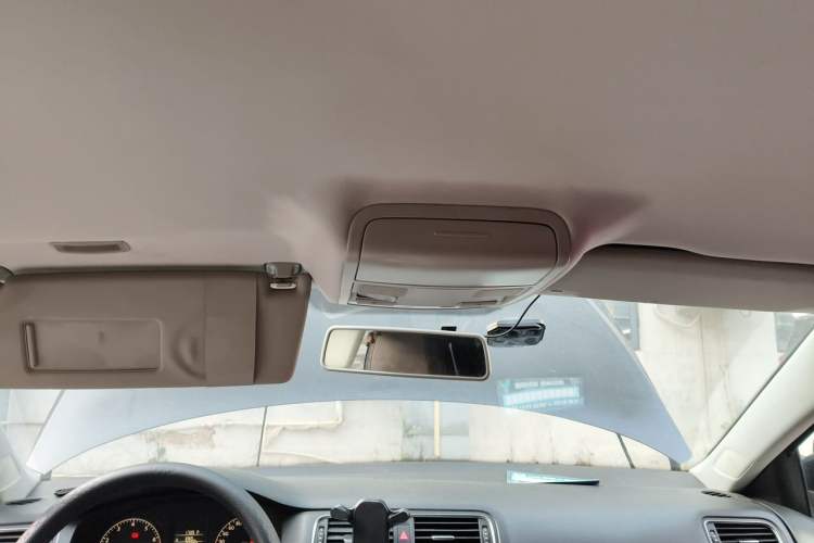 Used Volkswagen Sagitar 2012 1.6L Automatic Fashion Edition Headliner