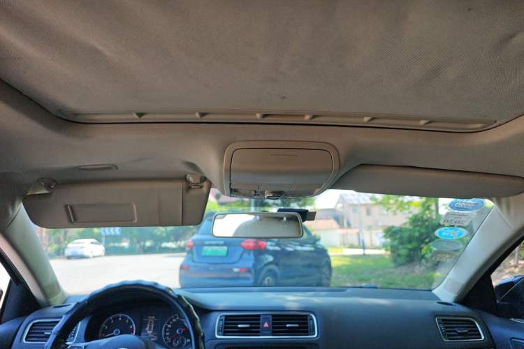 Used Volkswagen Sagitar 2012 1.4TSI Manual Luxury Model Headliner