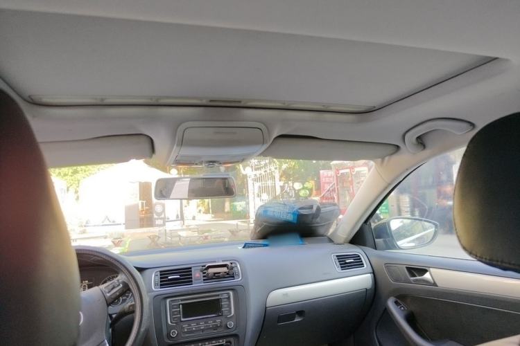Used Volkswagen Sagitar 2012 1.4TSI Manual Luxury Model Headliner