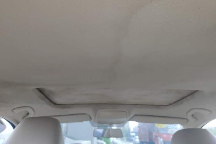 Used Volkswagen Sagitar 2012 1.4TSI Manual Luxury Model Headliner