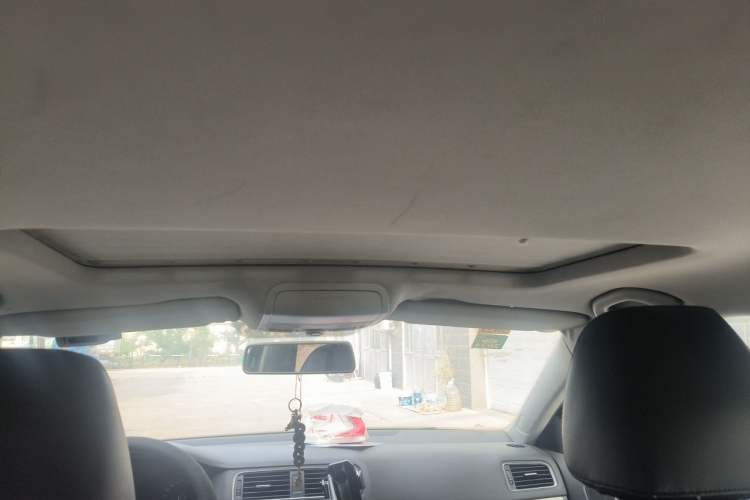 Used Volkswagen Sagitar 2012 1.6L Manual Comfort Model Headliner