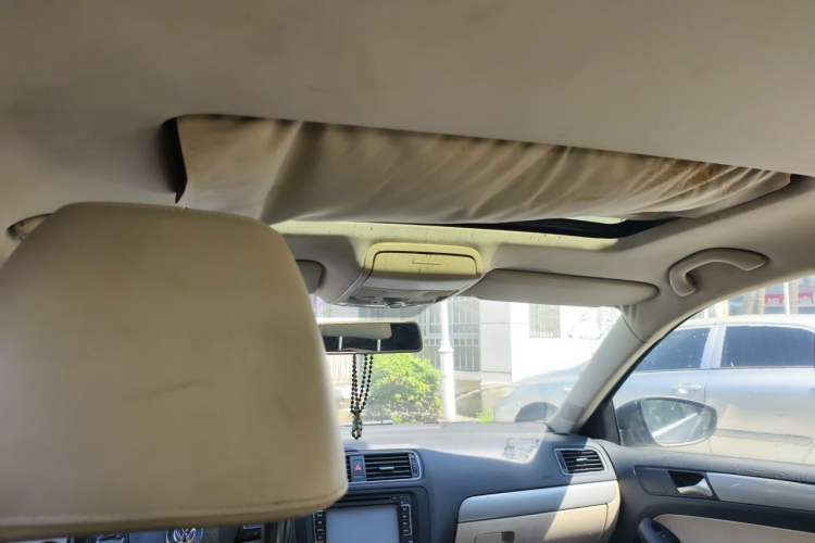 Used Volkswagen Sagitar 2012 1.4TSI Automatic Luxury Edition Headliner