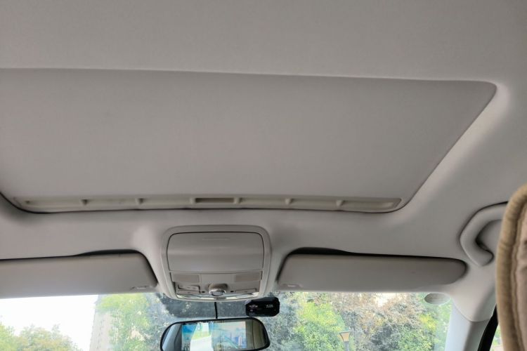 Used Volkswagen Sagitar 2012 1.4TSI Manual Luxury Model Headliner