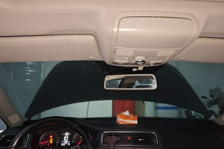 Used Volkswagen Sagitar 2012 1.4TSI Manual Luxury Model Headliner