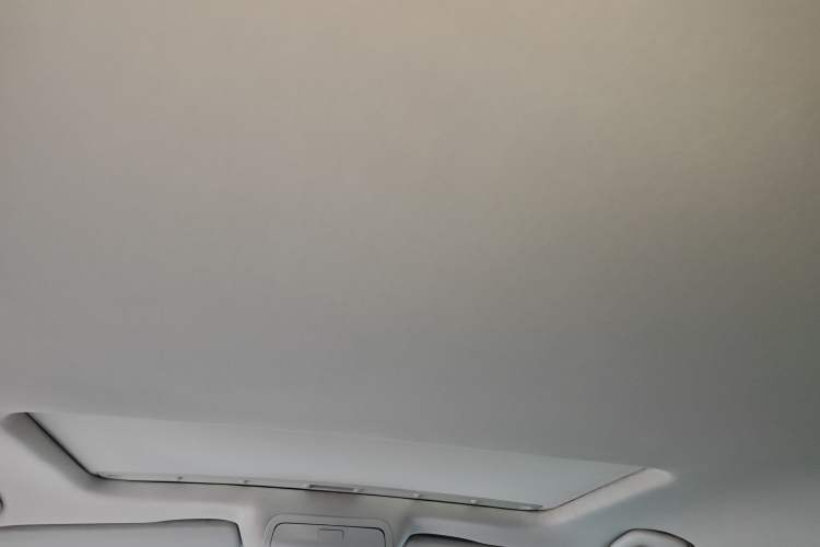 Used Volkswagen Sagitar 2012 1.6L Manual Comfort Model Headliner