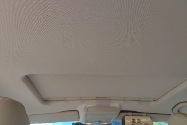 Used Volkswagen Sagitar 2012 1.4TSI Manual Luxury Model Headliner