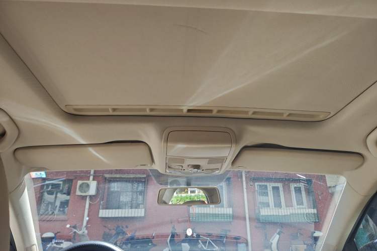 Used Volkswagen Sagitar 2012 1.6L Automatic Comfort Edition Headliner