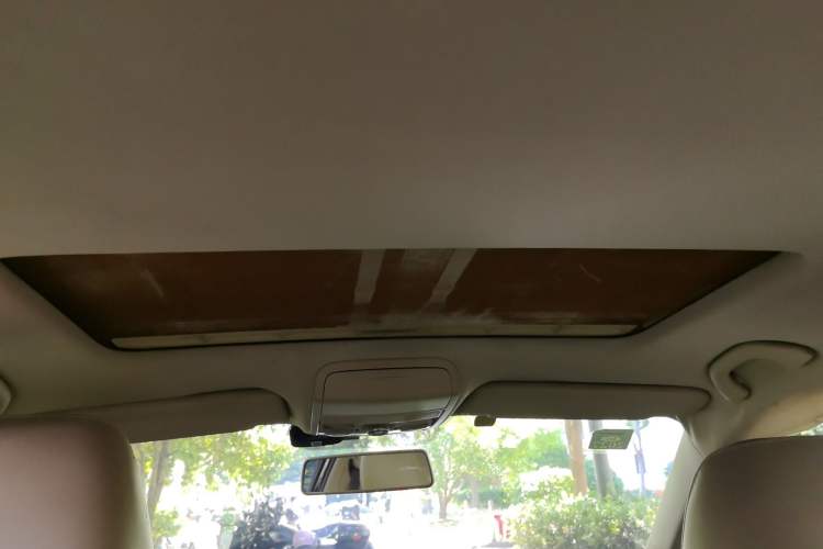 Used Volkswagen Sagitar 2012 1.6L Manual Comfort Model Headliner