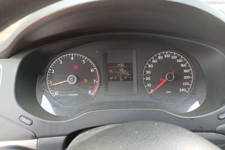 Used Volkswagen Sagitar 2012 1.6L Manual Comfort Model Instrument Cluster