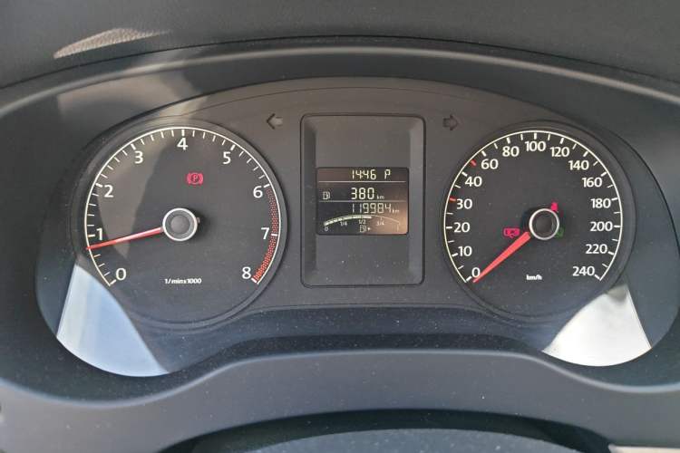 Used Volkswagen Sagitar 2012 1.6L Automatic Comfort Edition Instrument Cluster