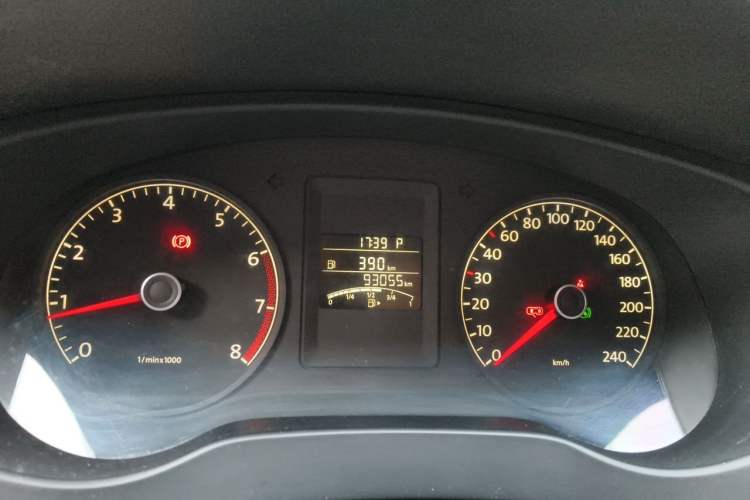 Used Volkswagen Sagitar 2012 1.6L Automatic Fashion Edition Instrument Cluster