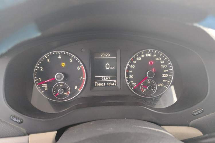 Used Volkswagen Sagitar 2012 1.4TSI Manual Luxury Model Instrument Cluster