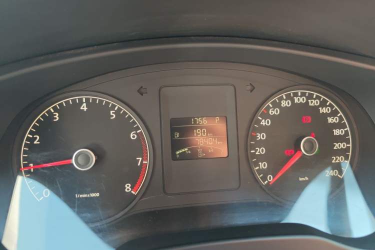 Used Volkswagen Sagitar 2012 1.6L Automatic Comfort Edition Instrument Cluster