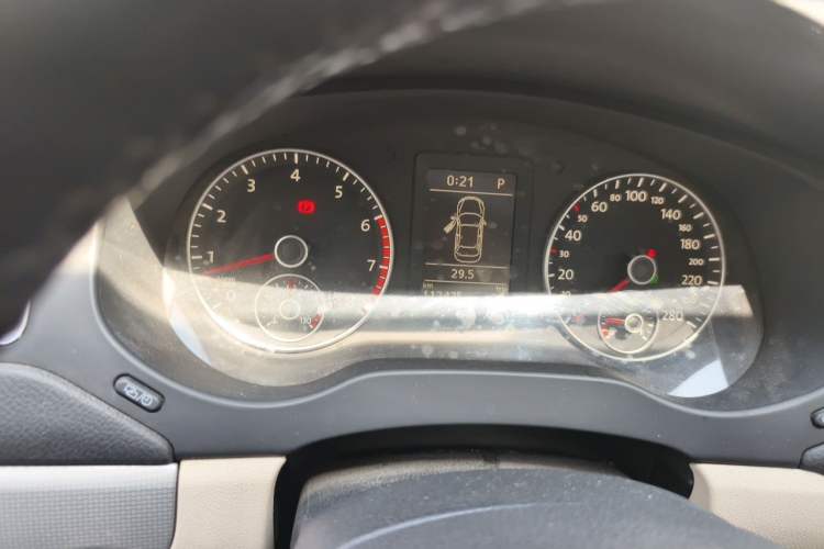Used Volkswagen Sagitar 2012 1.4TSI Automatic Luxury Edition Instrument Cluster